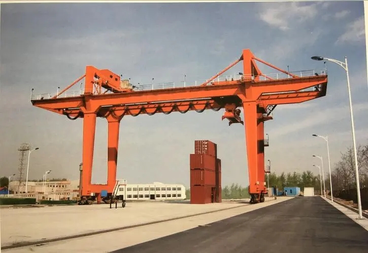 福建漳州碼頭集裝箱起重機(jī)廠家設(shè)備類型